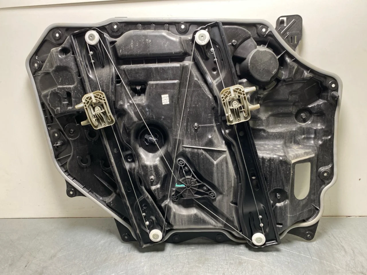 Mercedes EQE SUV X294 2022- Electric window regulator, complete view 2