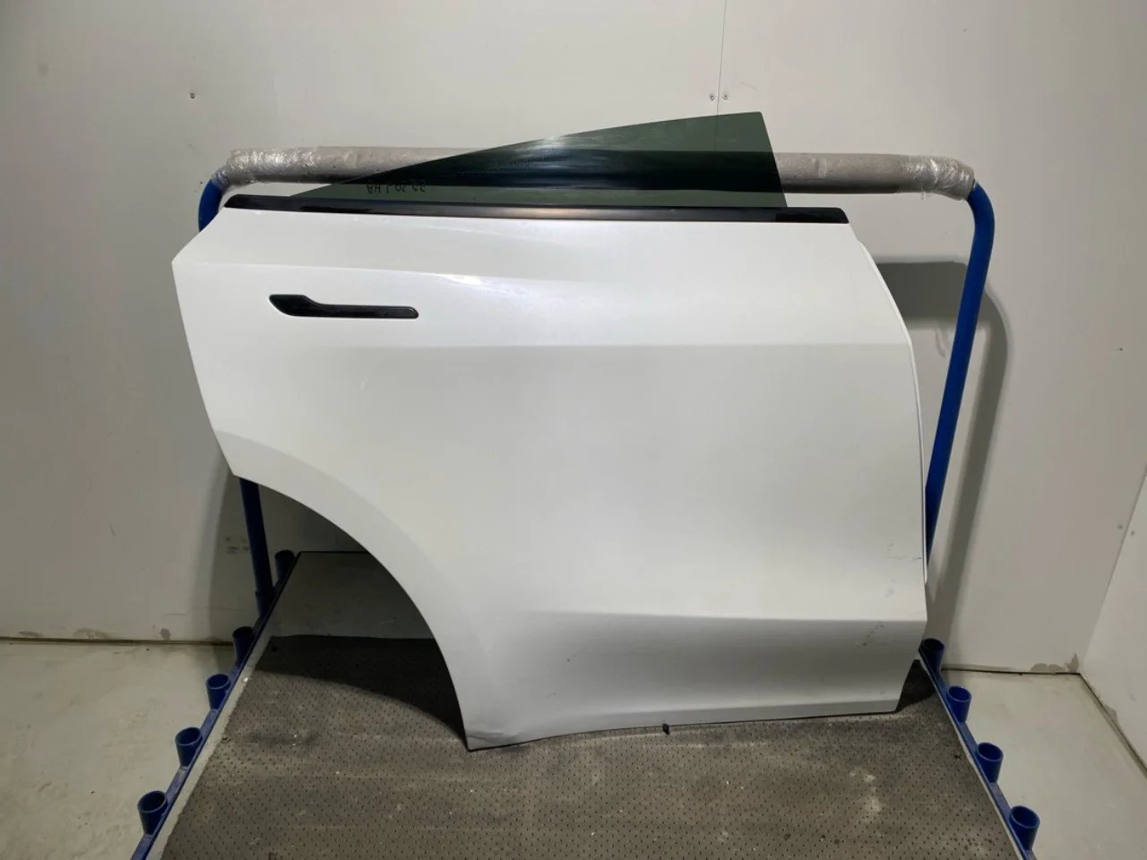 Tesla MODEL Y 2021- Ajtó, 4 ajtós, hátsó, jobb