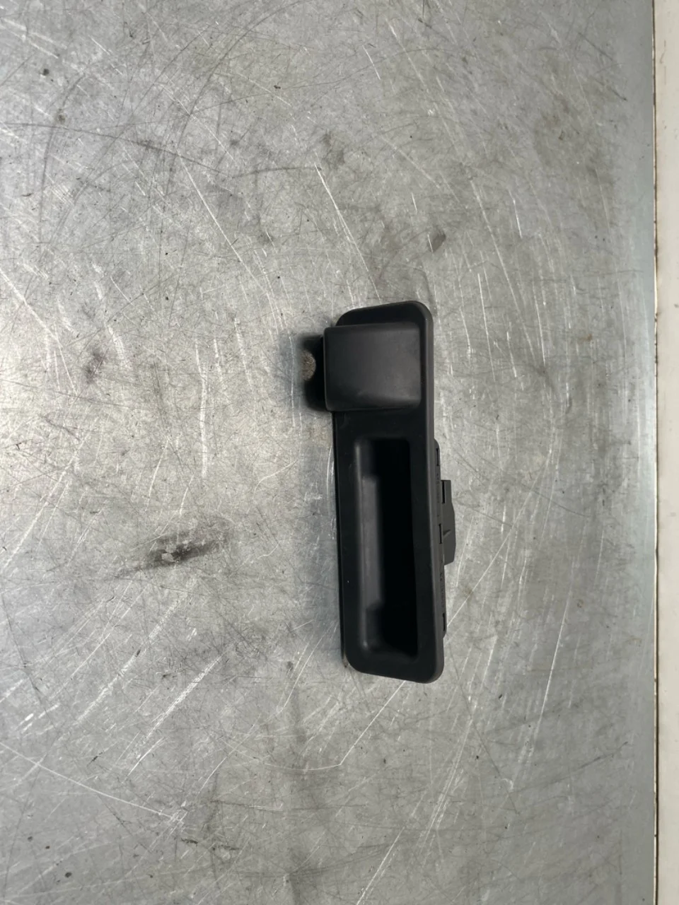 BMW X1/IX1 U11 2023- Tailgate exterior handle