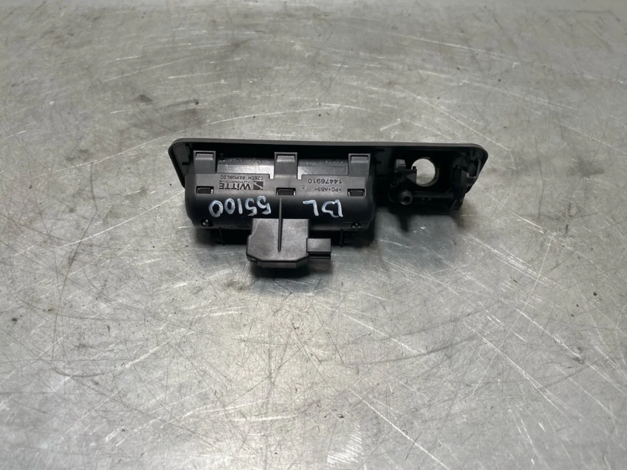 BMW X1/IX1 U11 2023- Tailgate exterior handle view 2