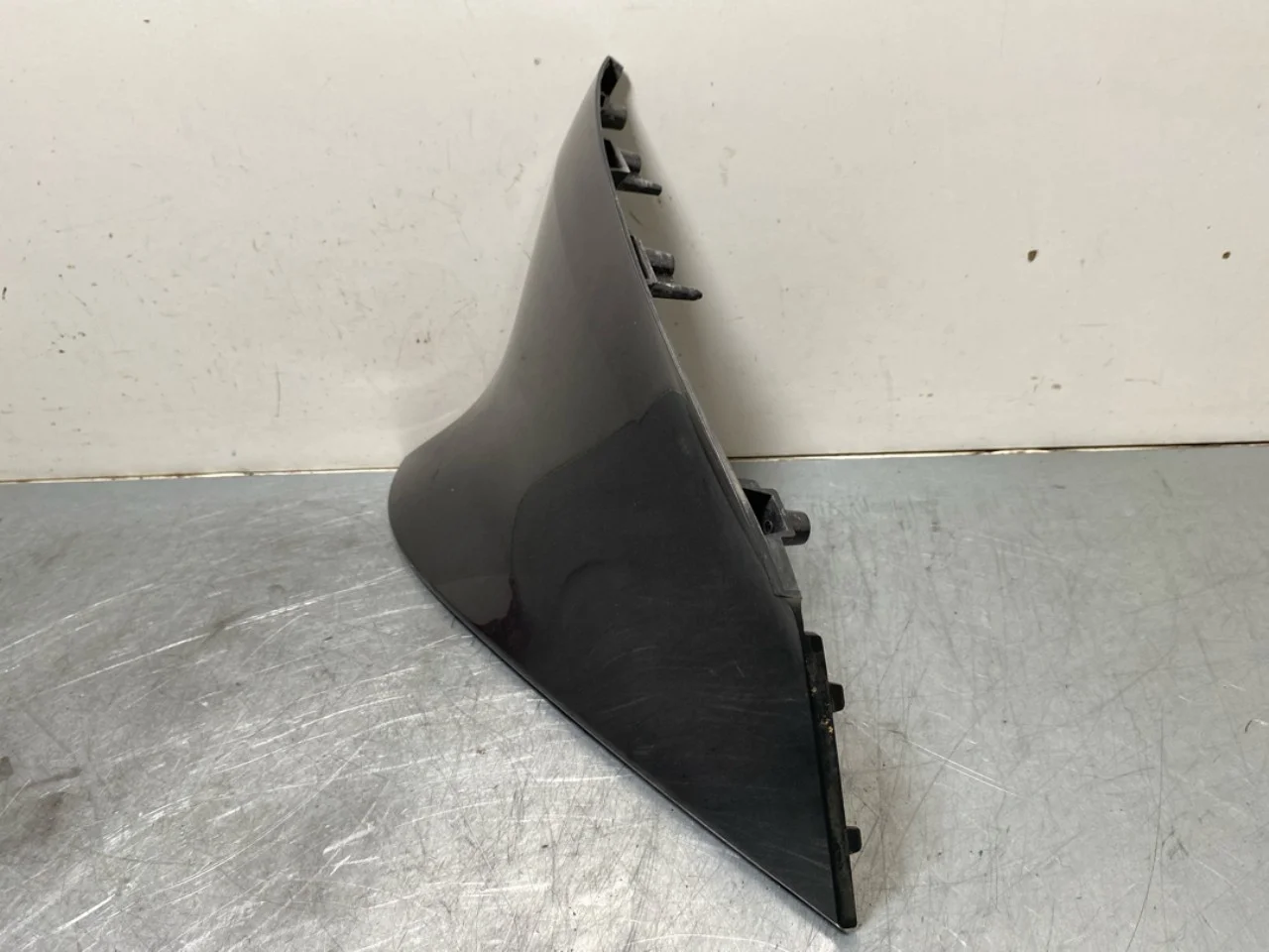 Kia EV6 2022- Bumper section, rear right view 3