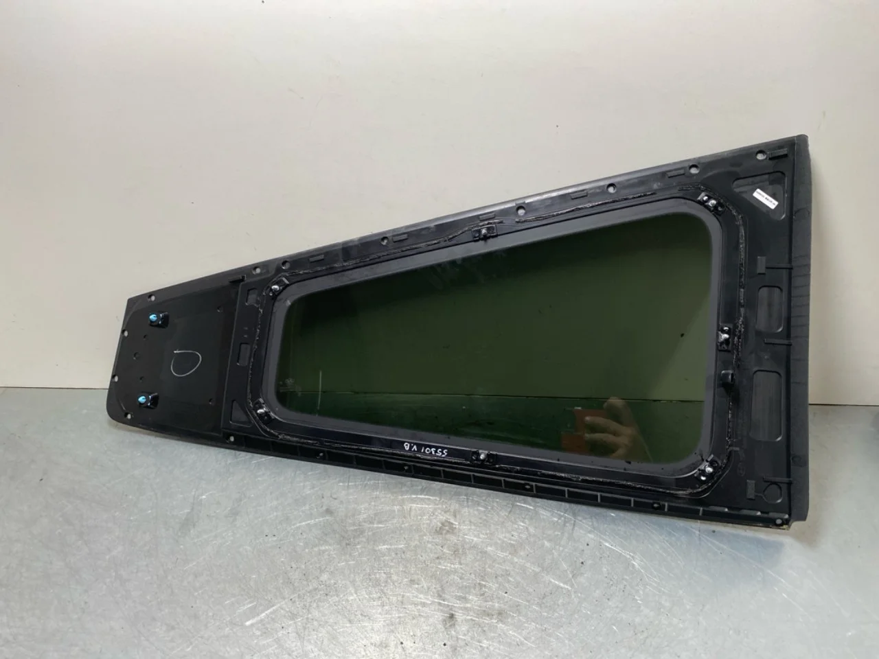 Rear left door glass, 4-door view 2