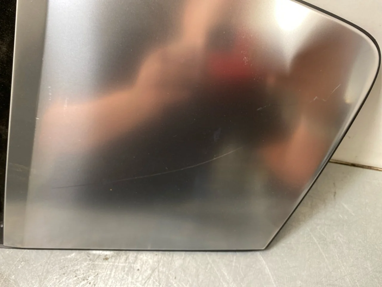 Door glass, 4-door, rear right view 4