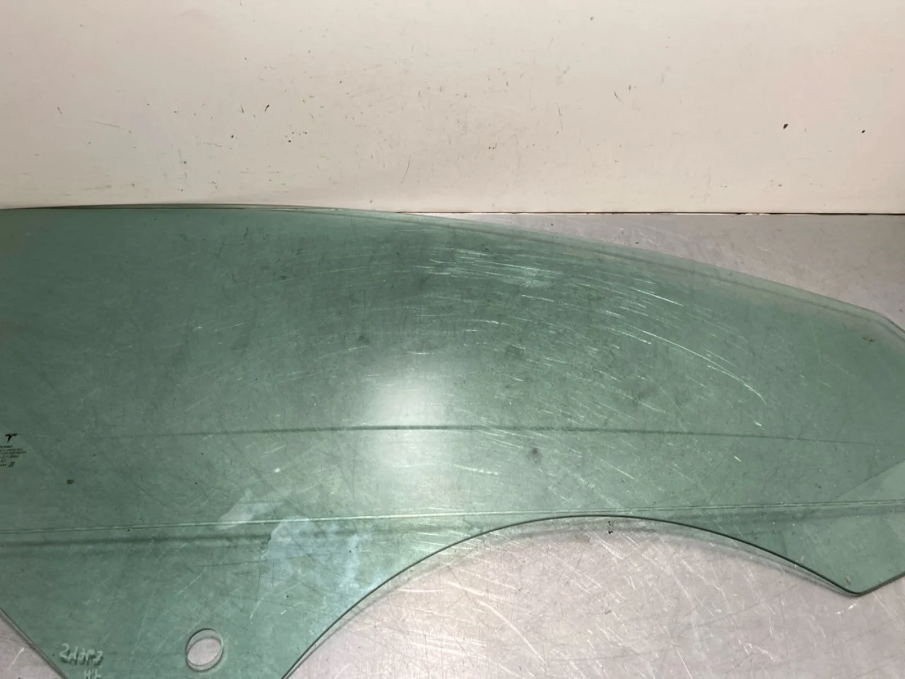 Tesla MODEL Y 2021- Ajtóüveg, 4 ajtós, első, jobb nézet 2