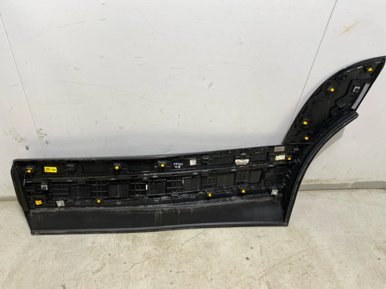 Trim molding, other view 2