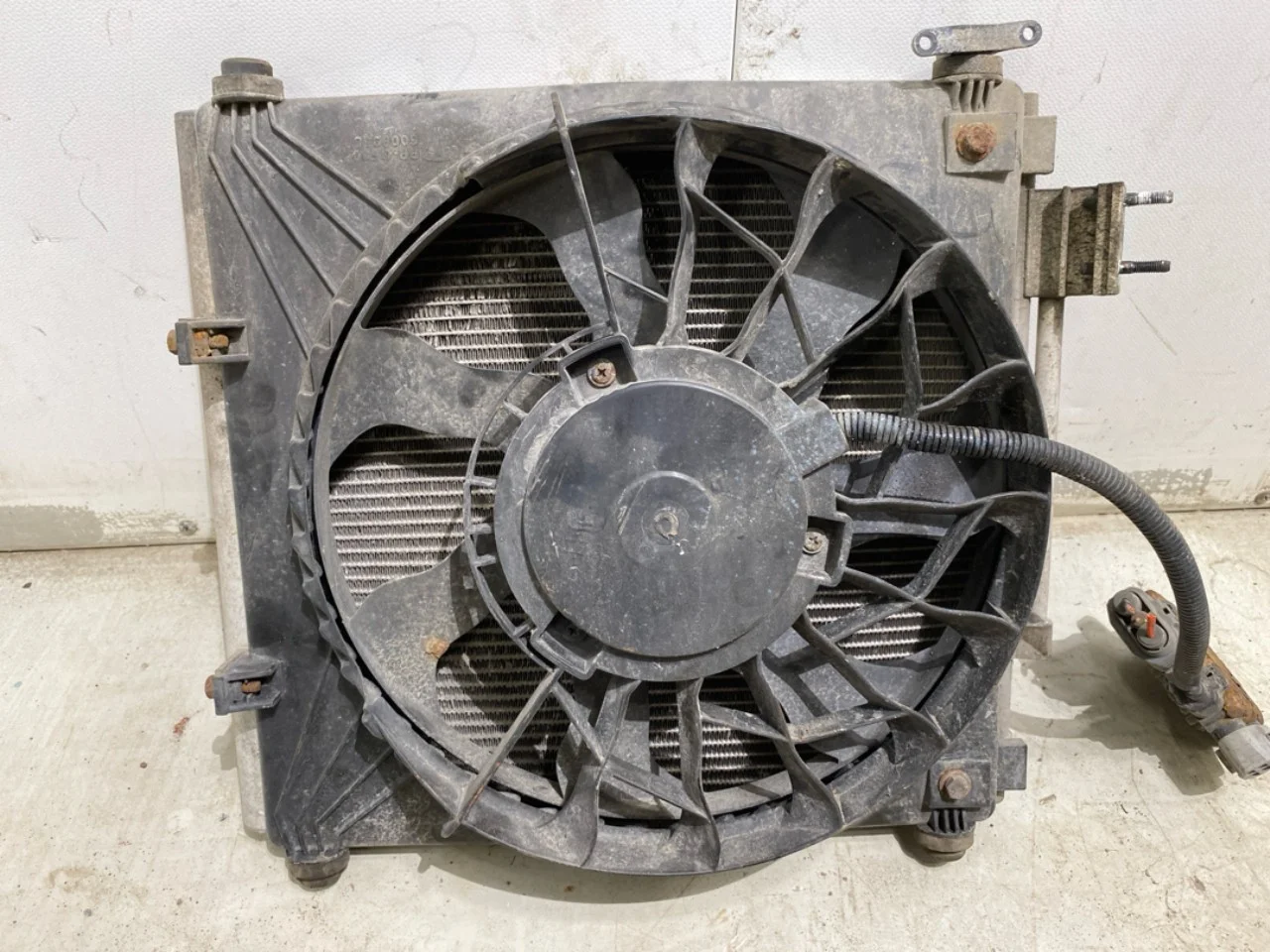 Tesla MODEL S 2013- Hűtőventilátor, elektromos nézet 2