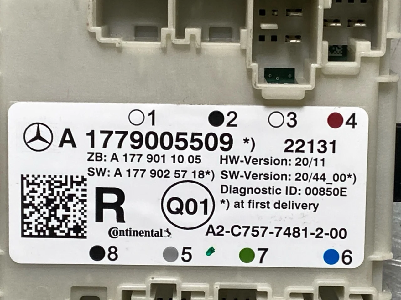 Mercedes EQB X243 2022- Vezérlőegység, ajtó nézet 3