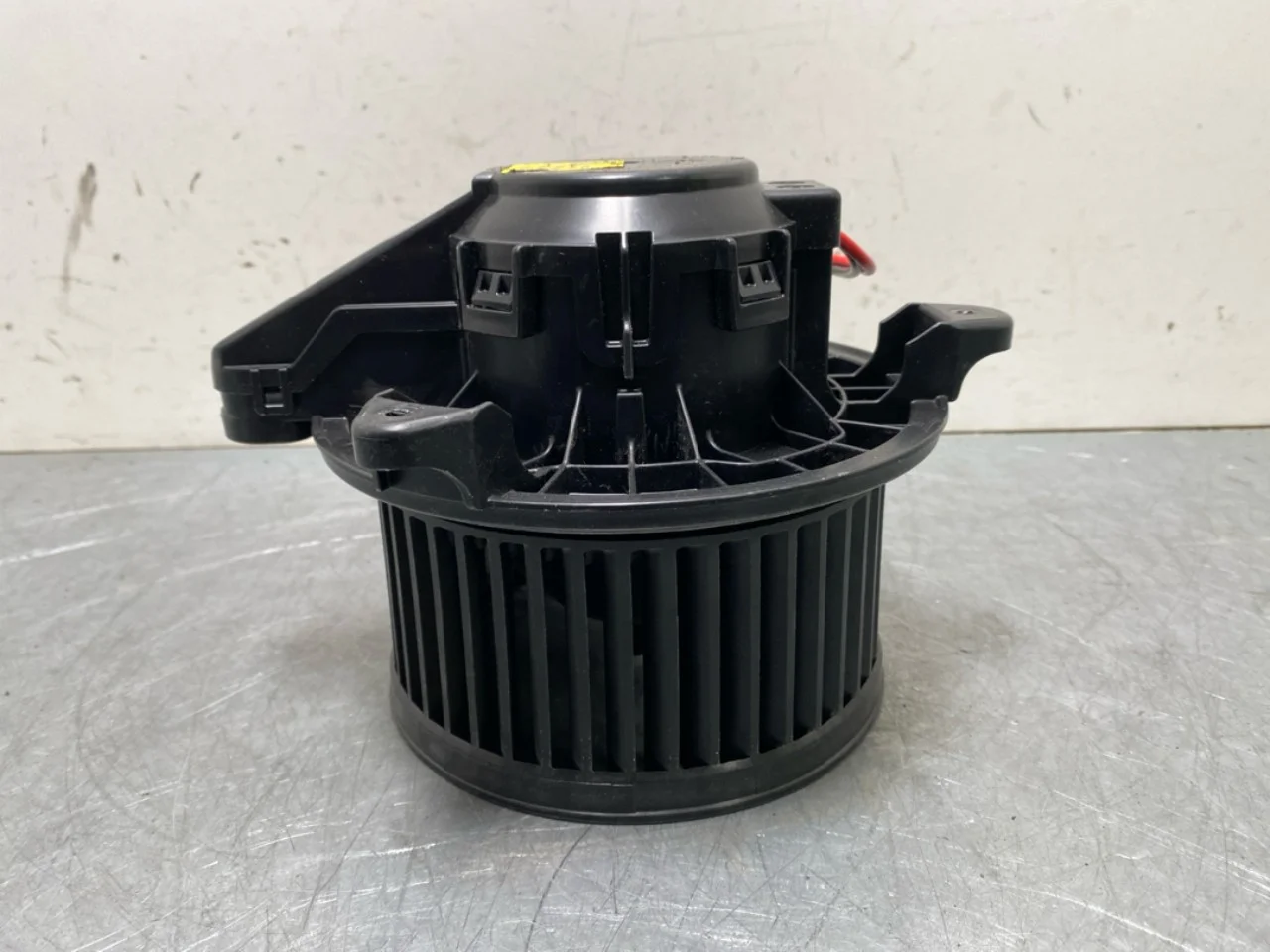 Mercedes EQB X243 2022- Heater blower motor view 2
