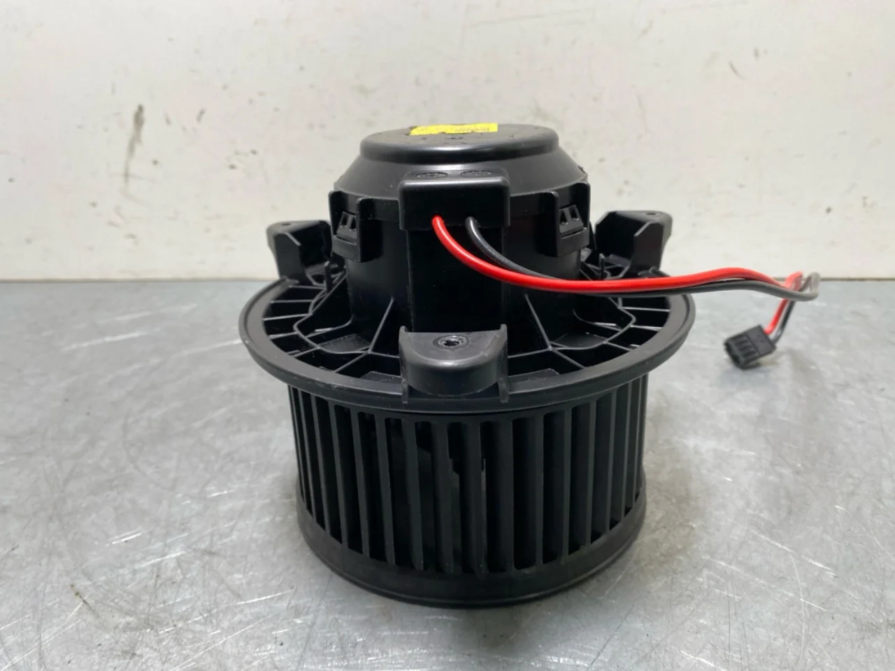 Mercedes EQB X243 2022- Heater blower motor view 4