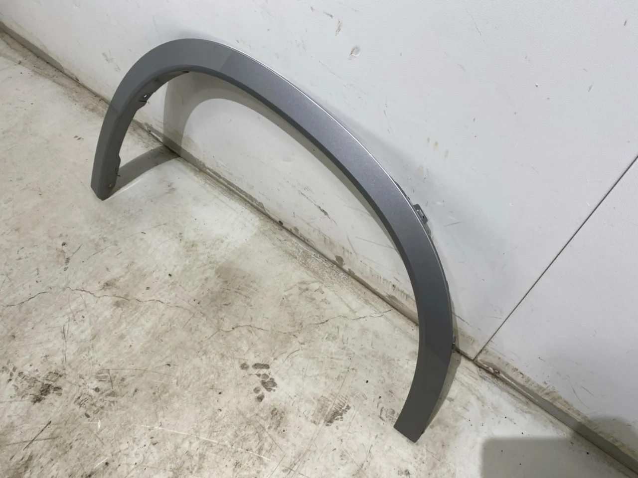BMW X1/IX1 U11 2023- Wheel arch trim view 3