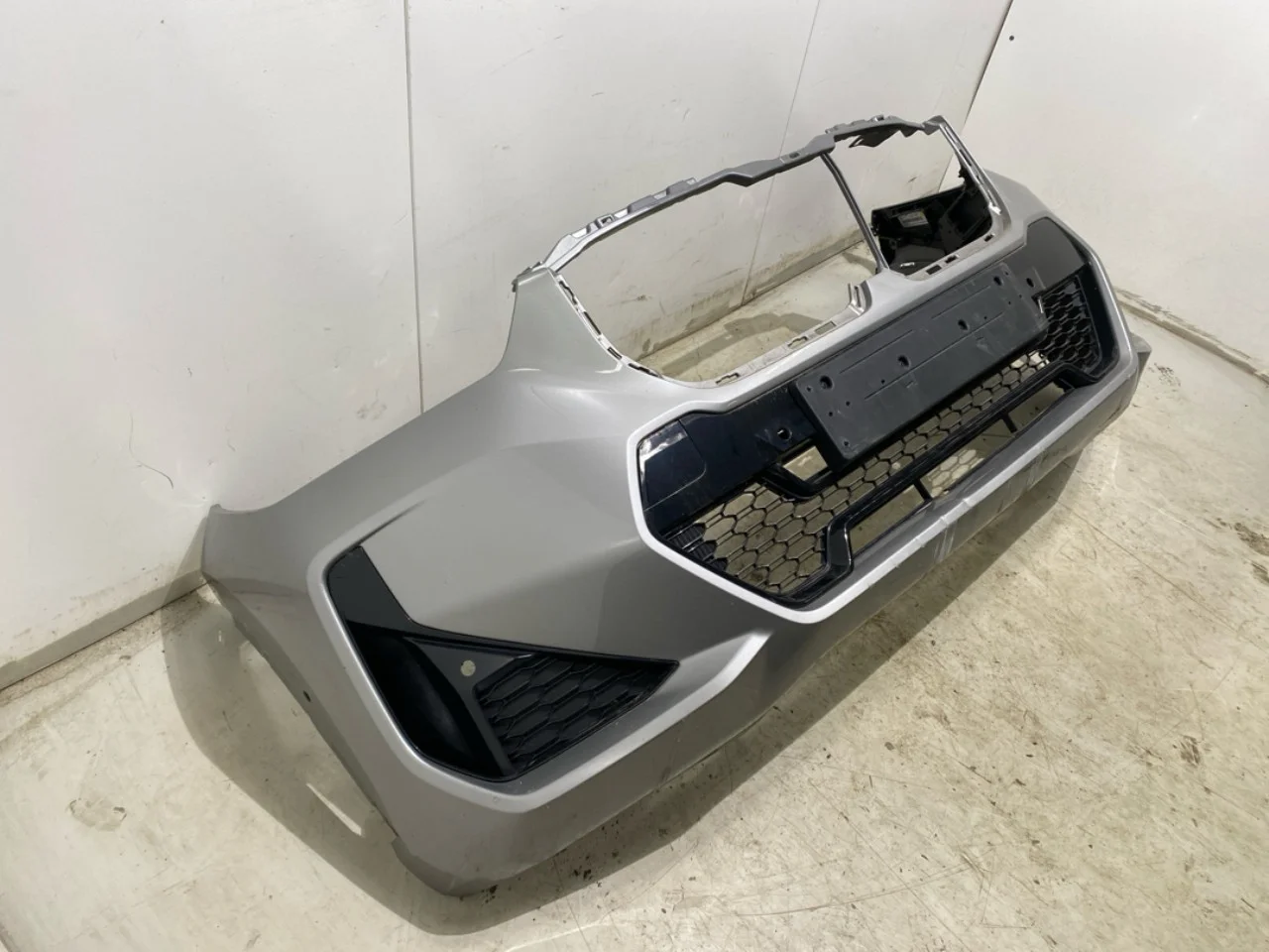 BMW X1/IX1 U11 2023- Front bumper view 3