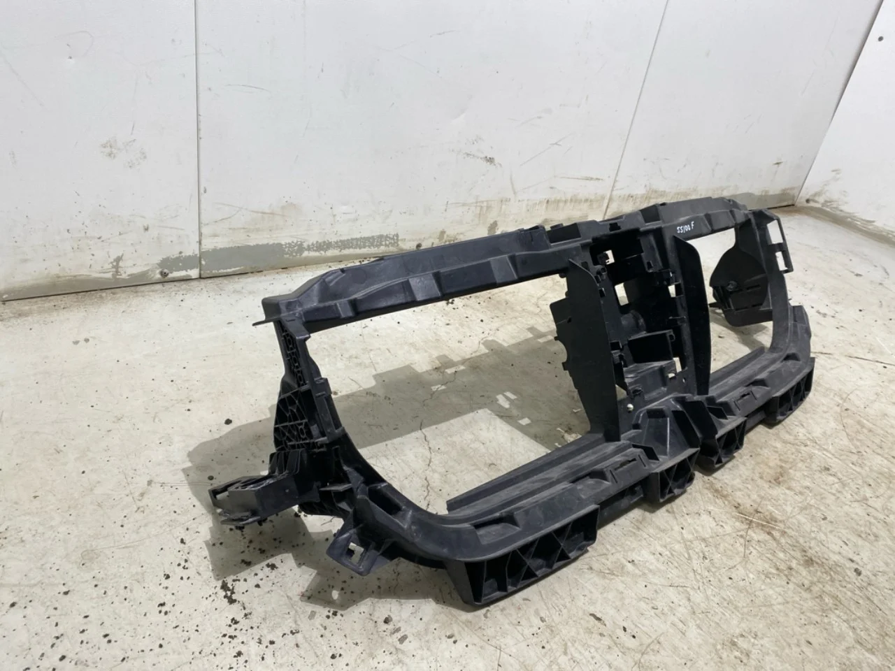 BMW X1/IX1 U11 2023- Front panel view 3