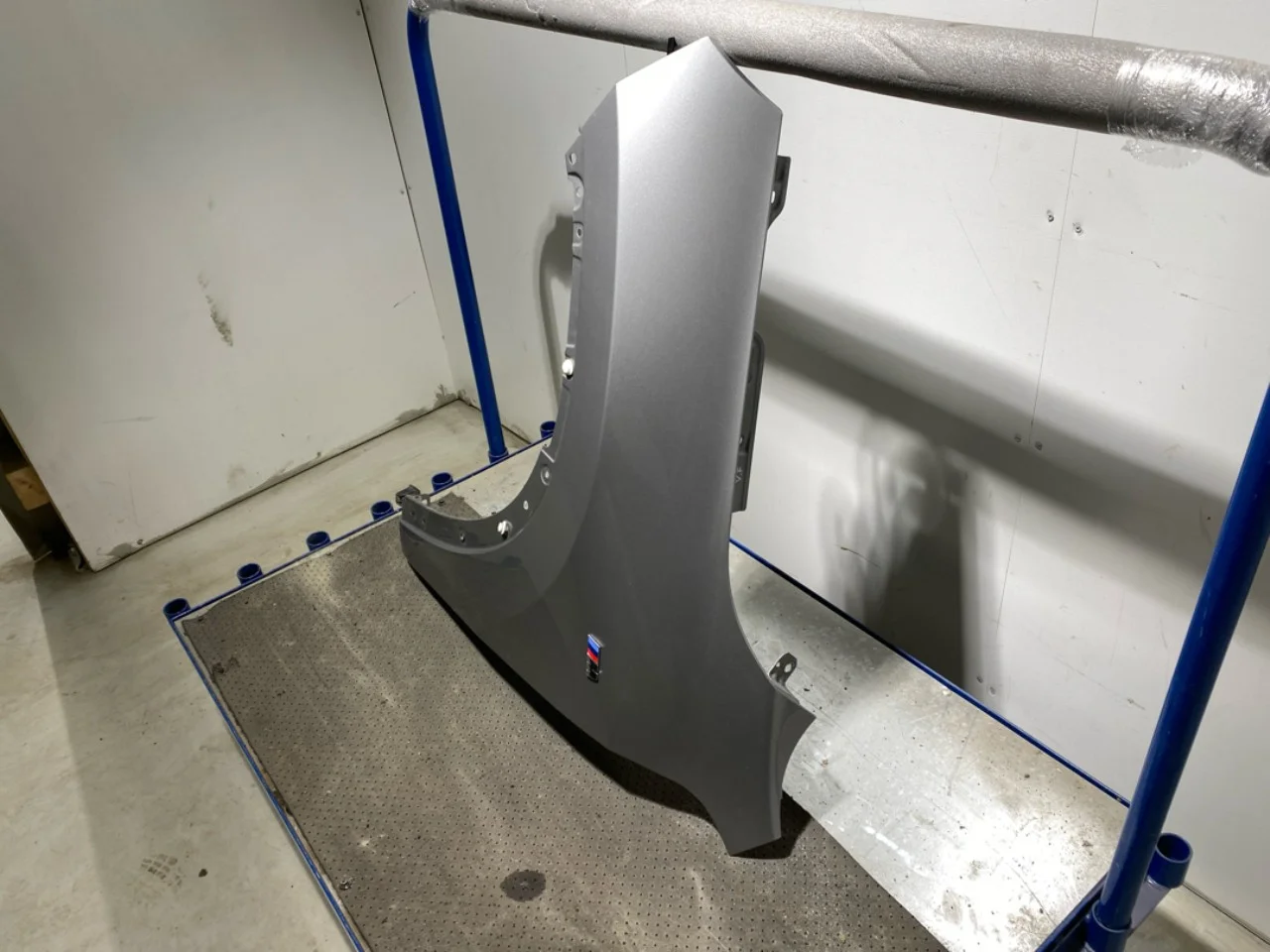 BMW X1/IX1 U11 2023- Front left fender view 2