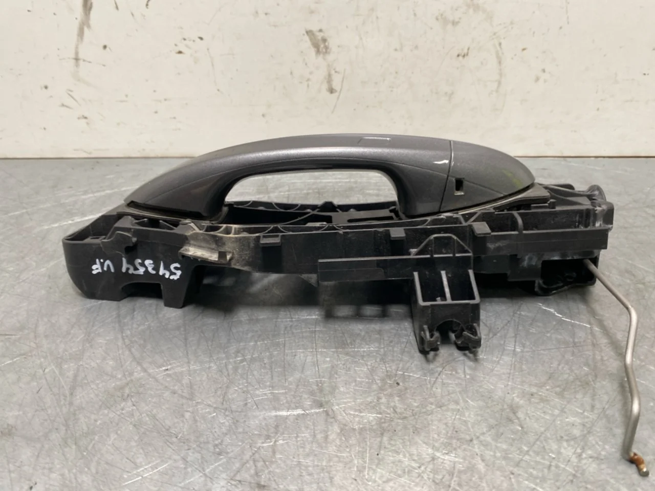 Mercedes EQB X243 2022- Left exterior door handle view 2
