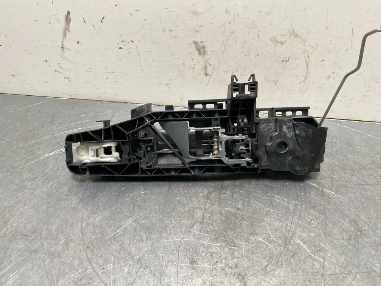Mercedes EQB X243 2022- Left exterior door handle view 3