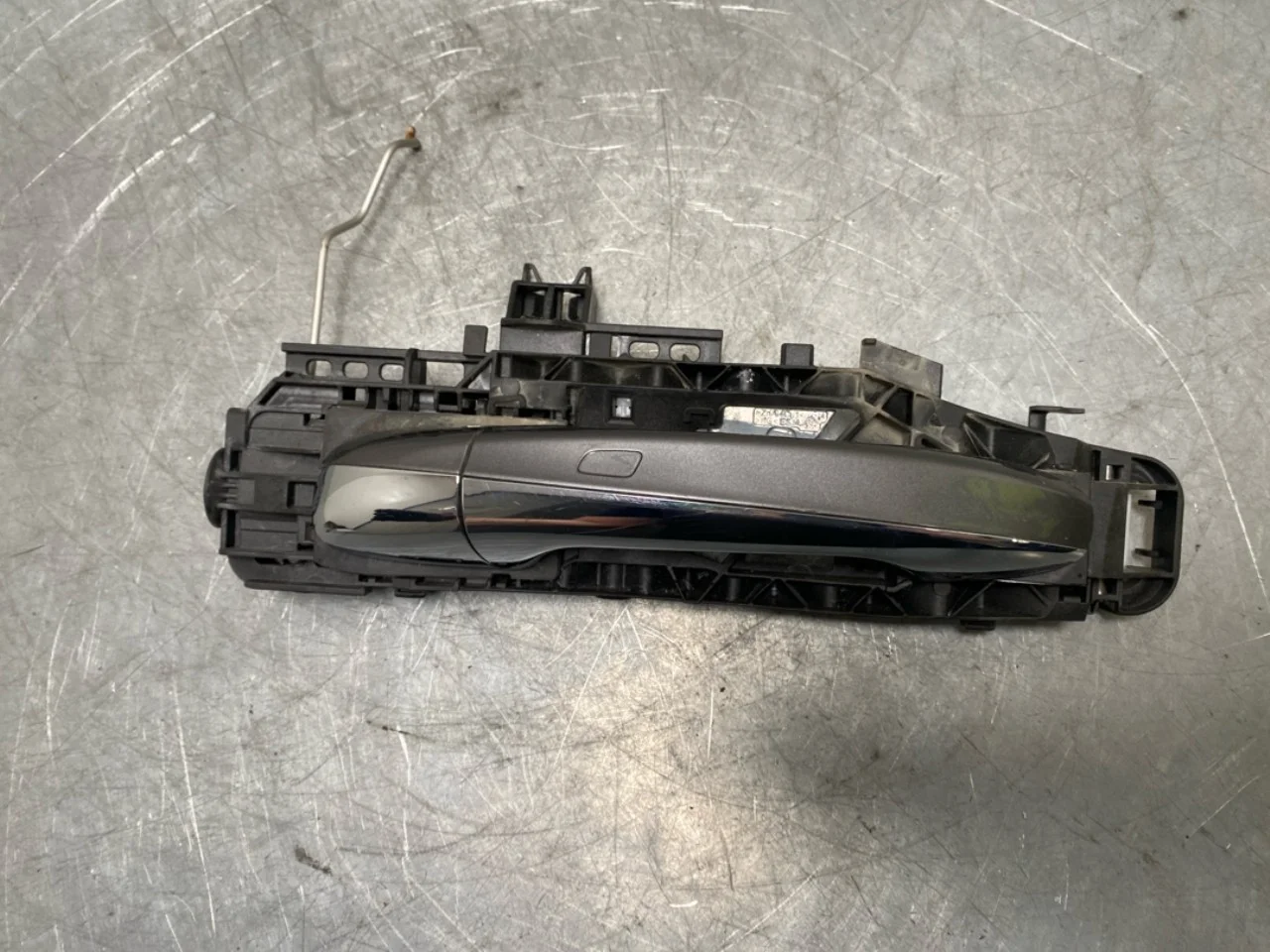 Mercedes EQB X243 2022- Left exterior door handle view 4