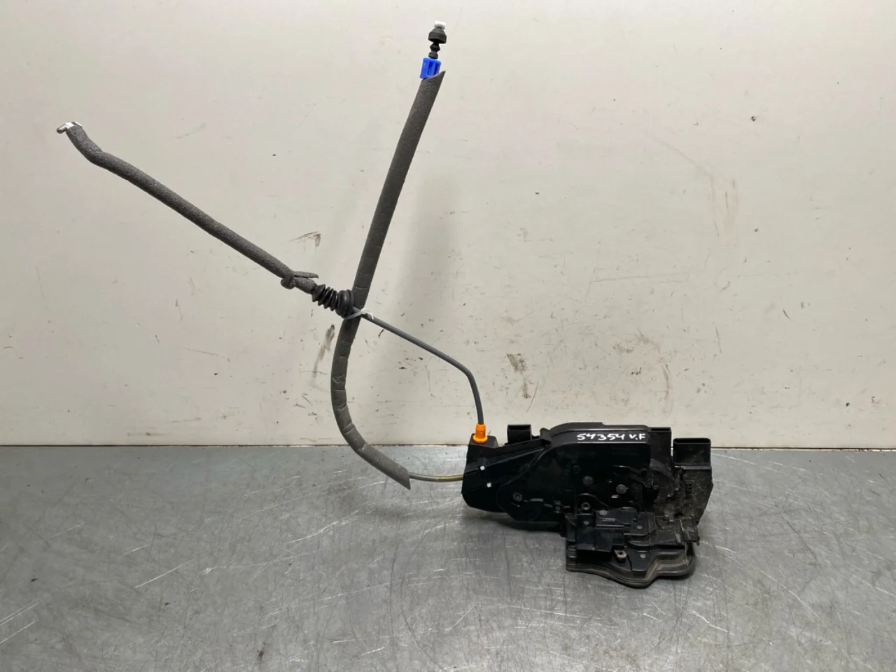 Mercedes EQB X243 2022- Door lock housing