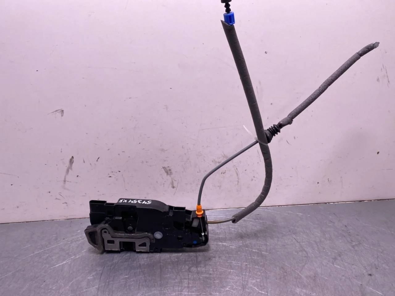Mercedes EQB X243 2022- Door lock housing view 2