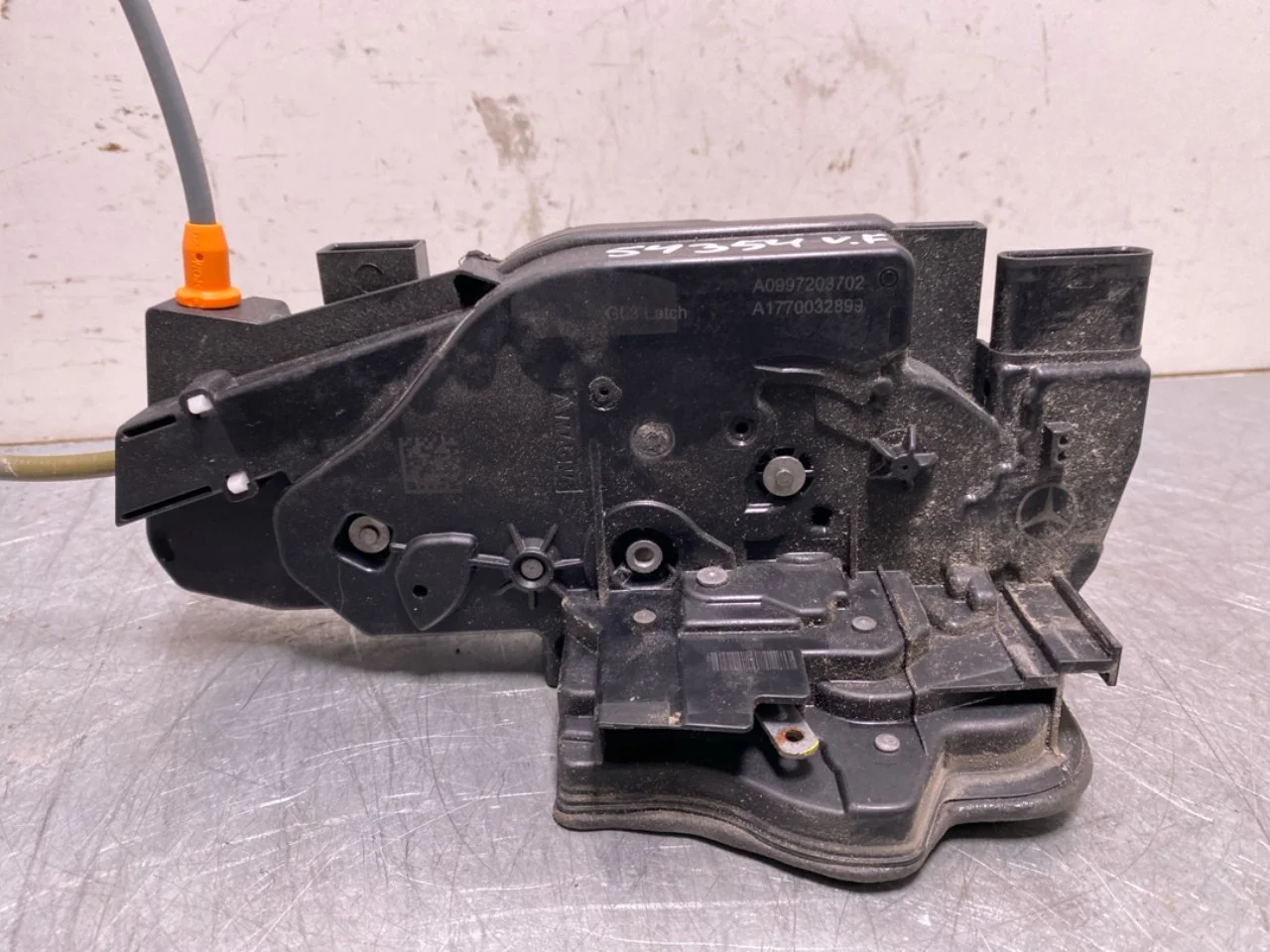 Mercedes EQB X243 2022- Door lock housing view 4