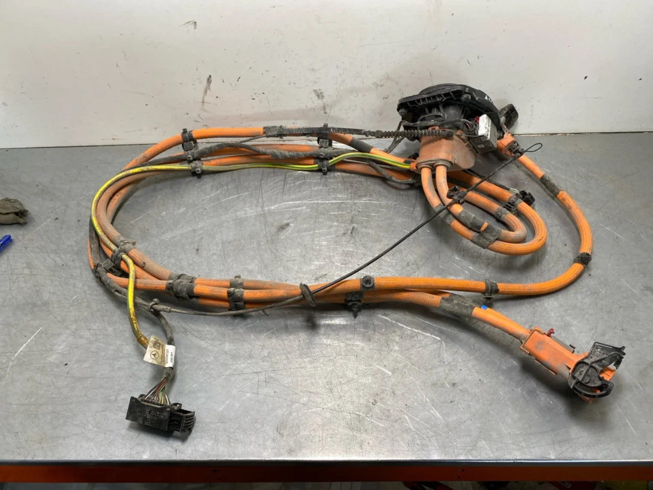 Mercedes EQB X243 2022- Töltőnyílás fedél, elektromos / hibrid