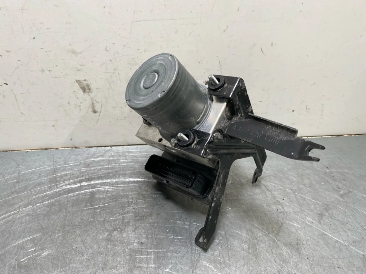 Mercedes EQB X243 2022- ABS hydraulic unit