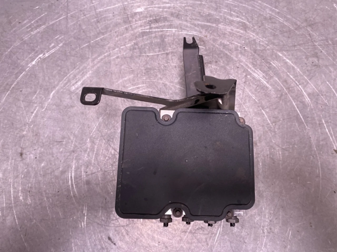 Mercedes EQB X243 2022- ABS hydraulic unit view 4