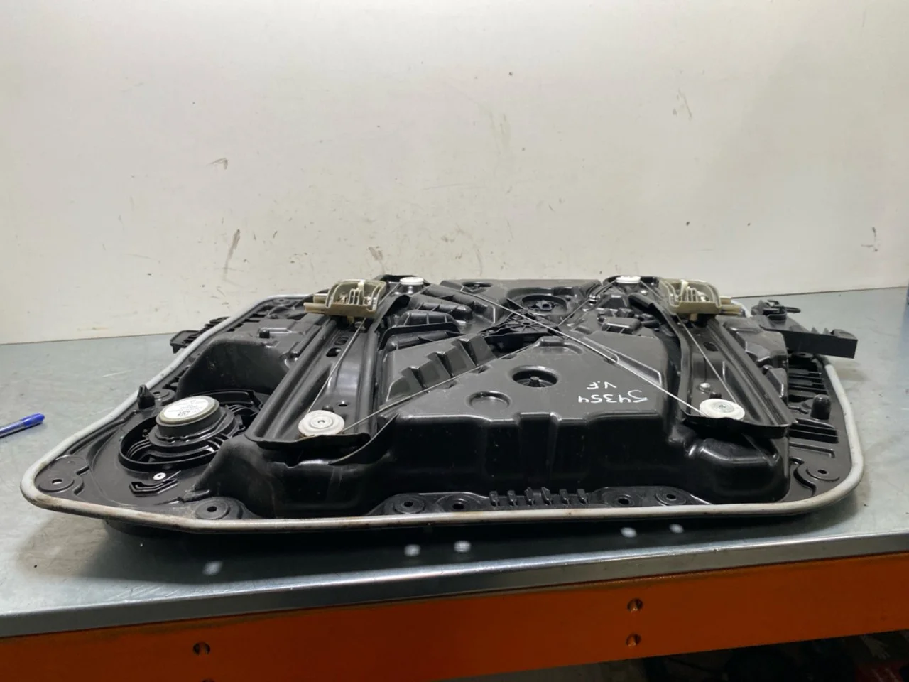 Mercedes EQB X243 2022- Elektromos ablakemelő, komplett nézet 4