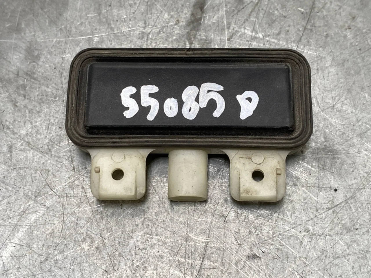 BMW IX 2022- Csomagtérajtó kapcsoló