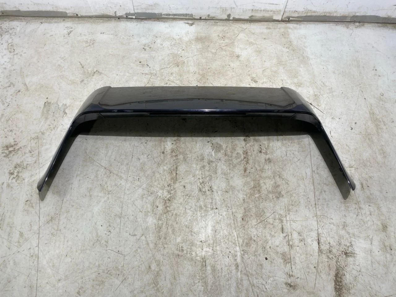 BMW IX 2022- Spoiler, tailgate