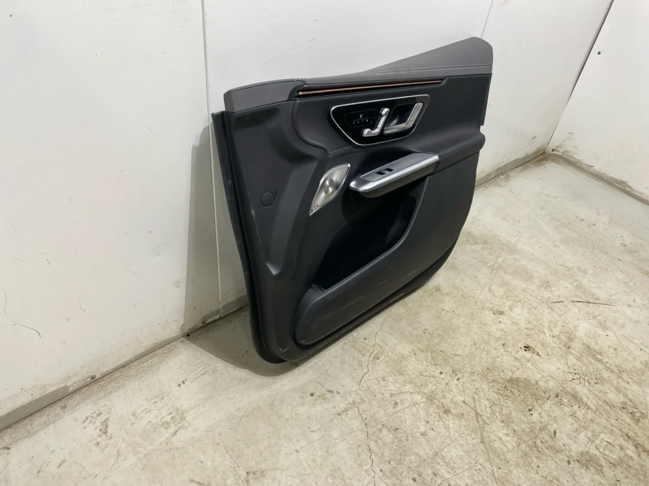 Mercedes EQE SUV X294 2022- Door trim panel, right view 2