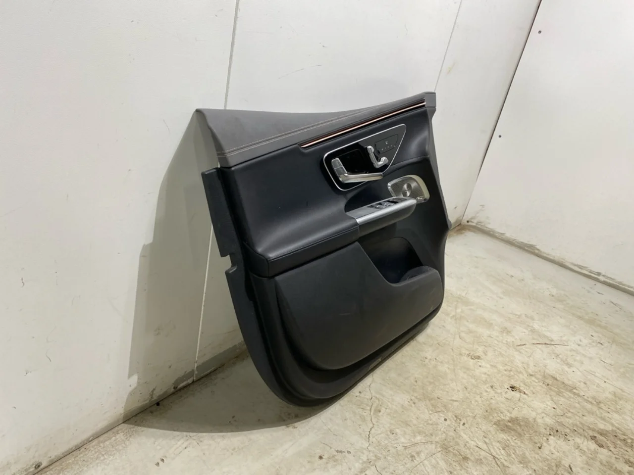 Mercedes EQE SUV X294 2022- Ajtókárpit, bal nézet 2