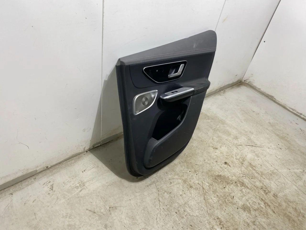 Mercedes EQE SUV X294 2022- Door trim panel, right view 2
