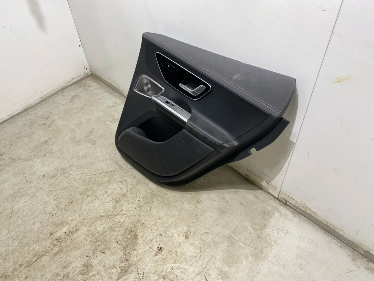 Mercedes EQE SUV X294 2022- Door trim panel, right view 3