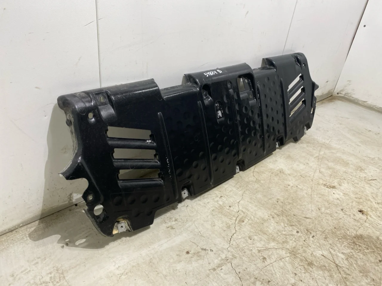 Mercedes EQE SUV X294 2022- Underbody protection plate (engine/gearbox/floor) view 2