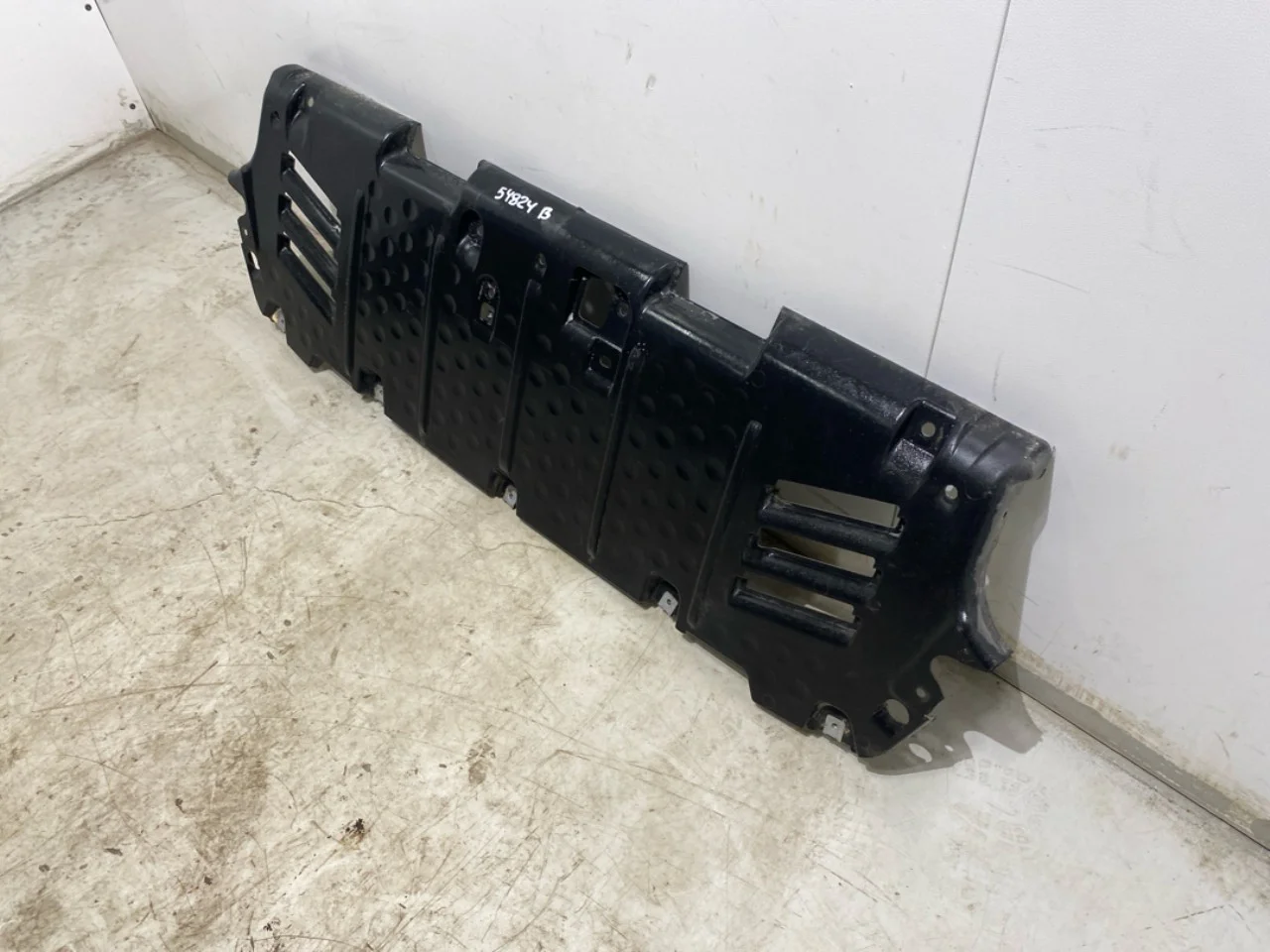 Mercedes EQE SUV X294 2022- Underbody protection plate (engine/gearbox/floor) view 3