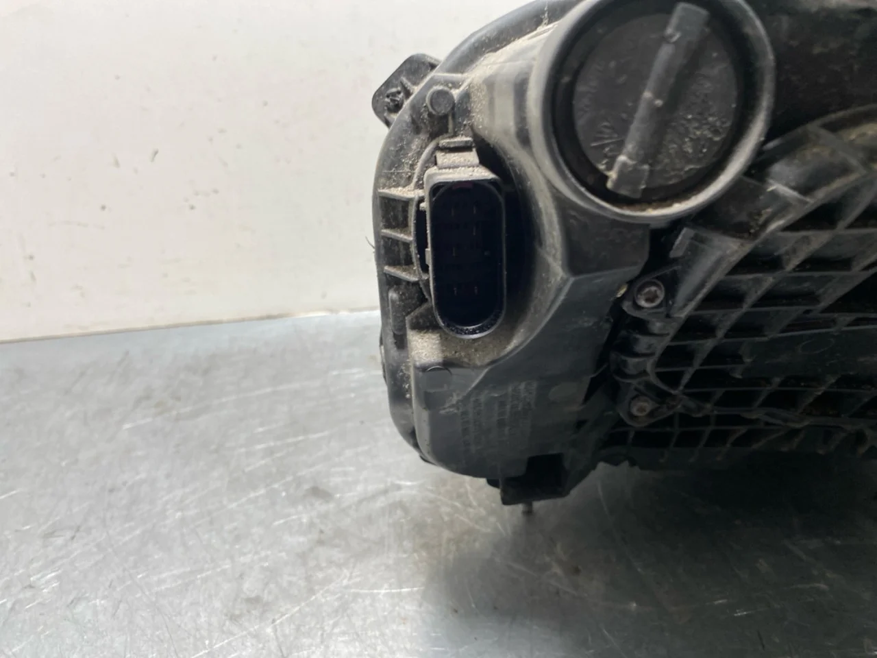 Porsche TAYCAN 2020- Left headlight view 4