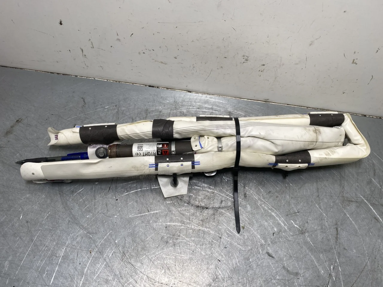 Tesla MODEL 3 2017--> Légzsák, oldalsó függöny, jobb