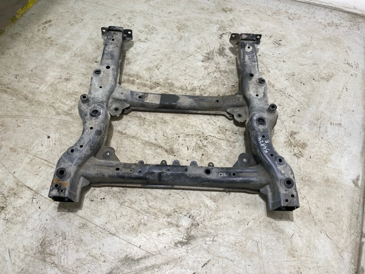 Mercedes EQE SUV X294 2022- Front subframe view 4