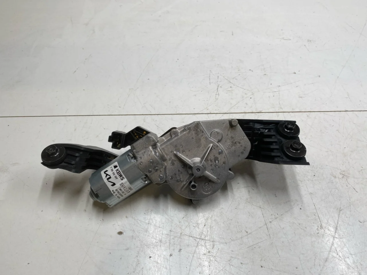 Ablaktörlő motor, csomagtérajtó