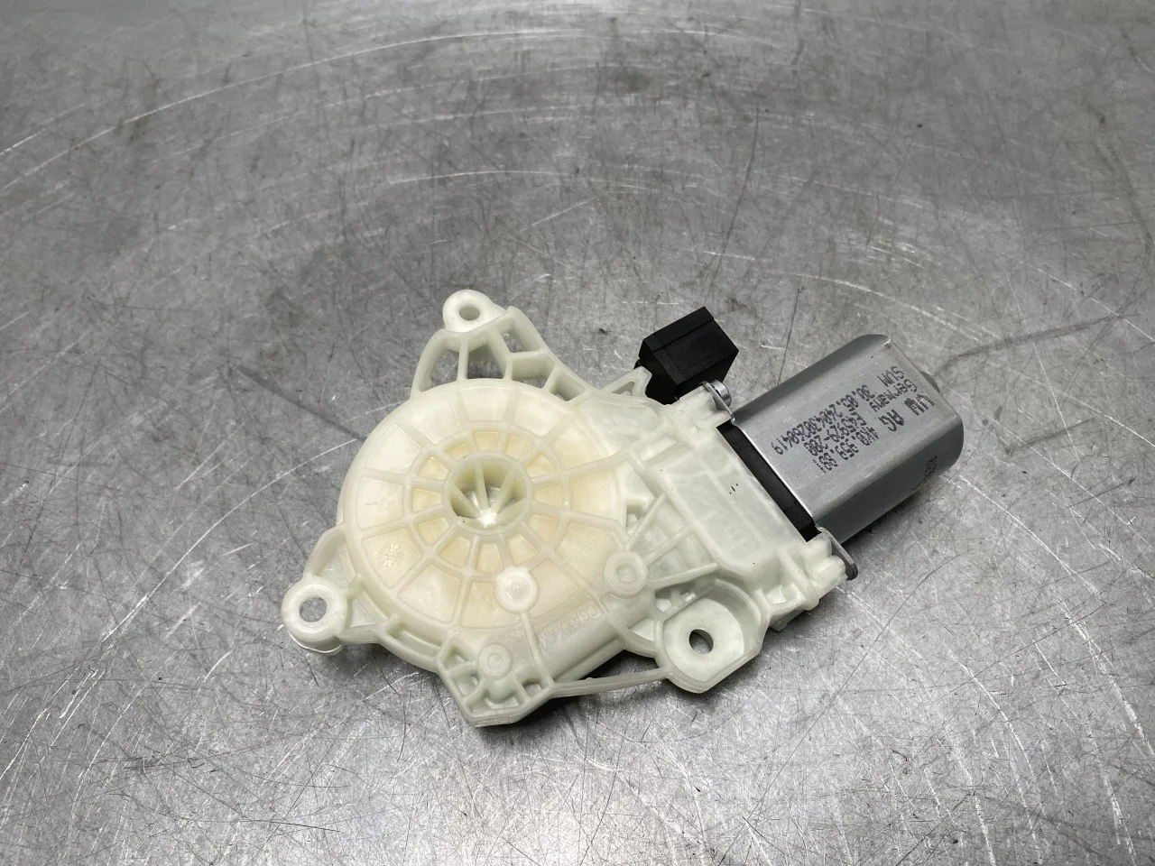 Volkswagen ID.4 2021- Ablakemelő motor nézet 2