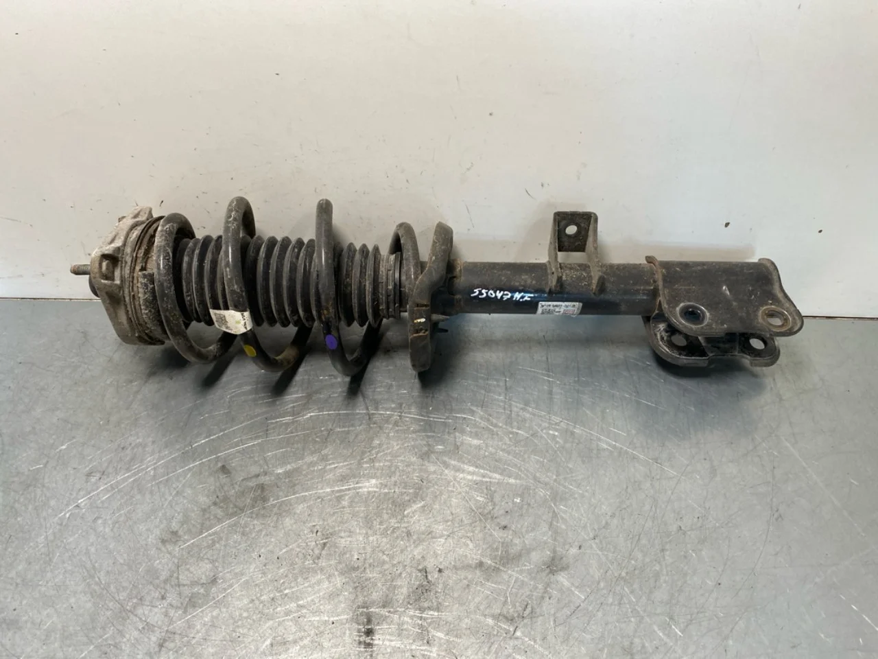 Strut assembly, front right view 2