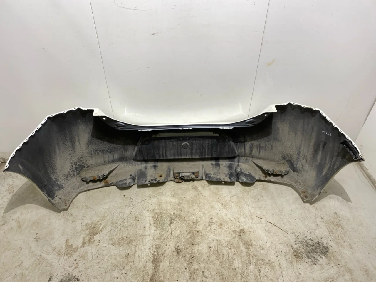 Nissan LEAF 2011-17 Rear bumper view 4