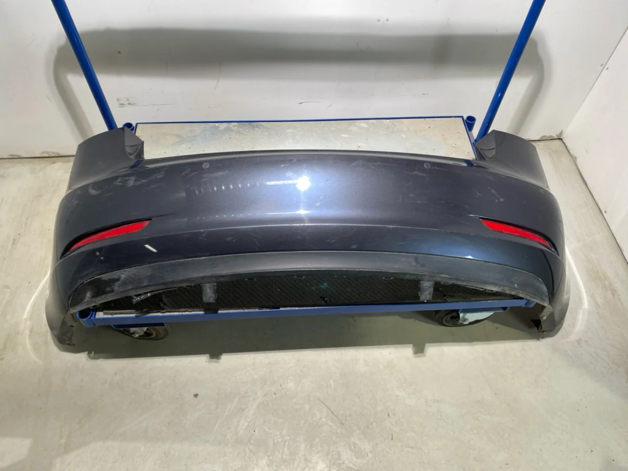 Tesla MODEL 3 2017--> Rear bumper