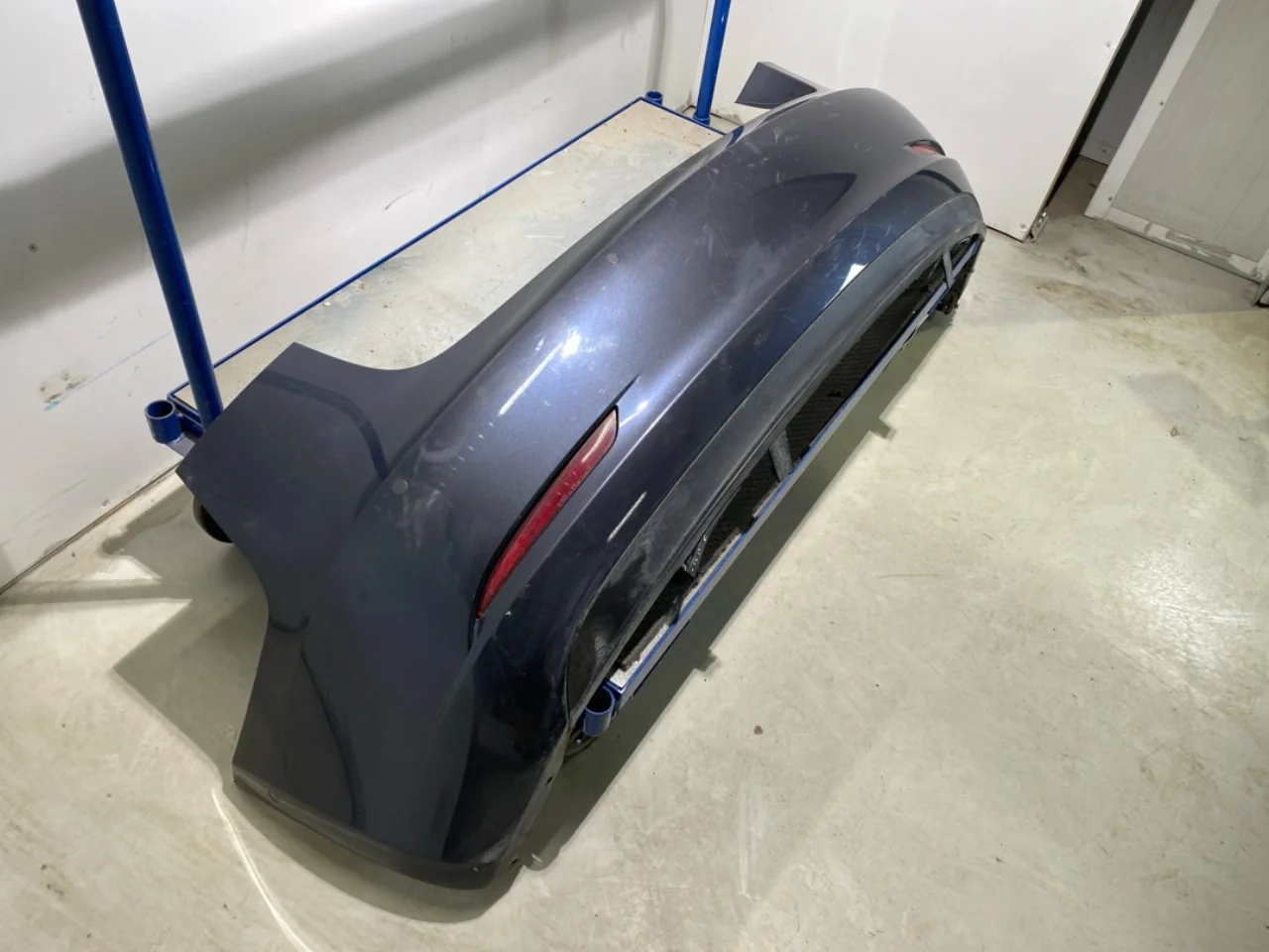 Tesla MODEL 3 2017--> Rear bumper view 2