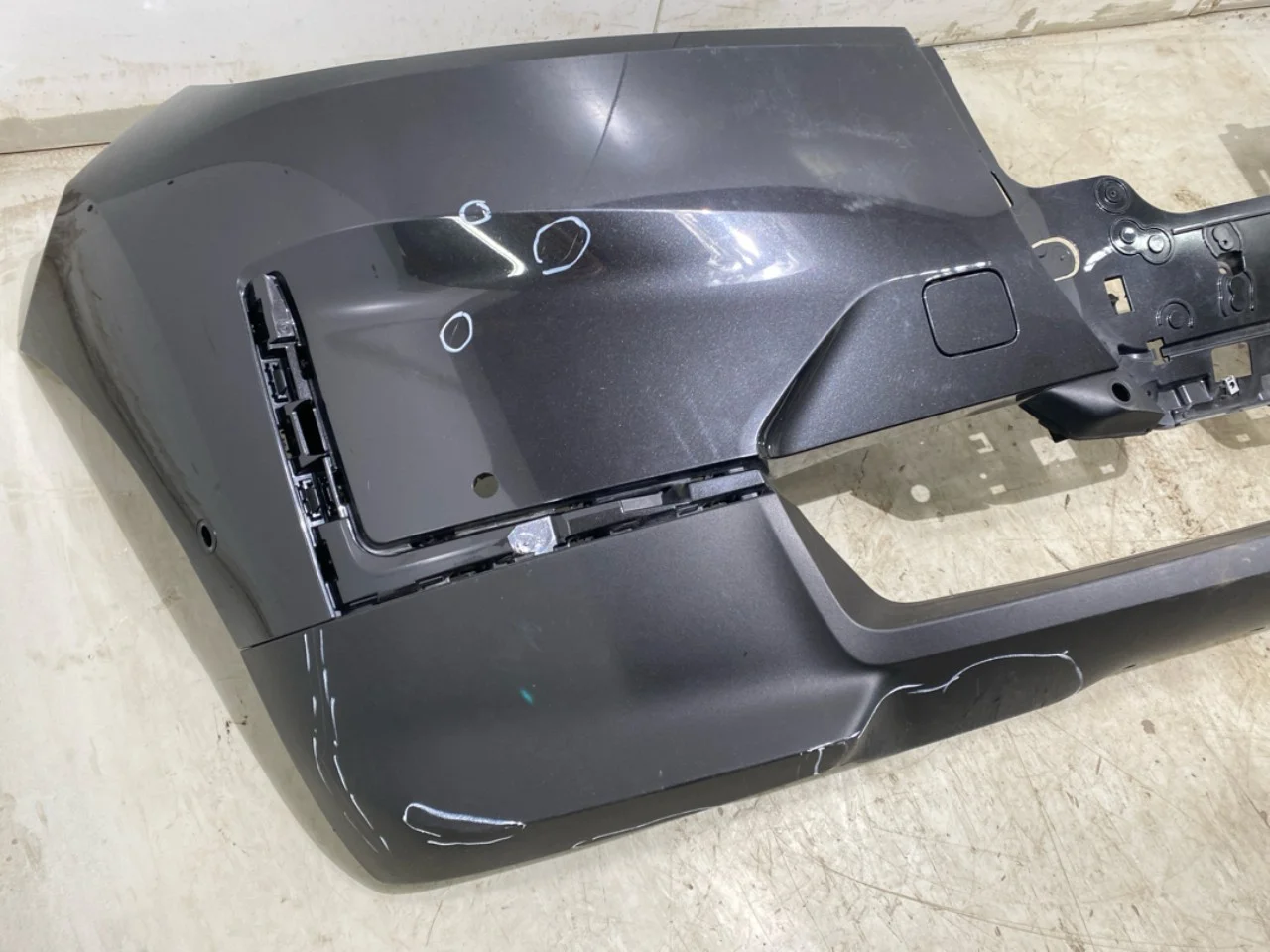 BMW IX 2022- Front bumper view 2