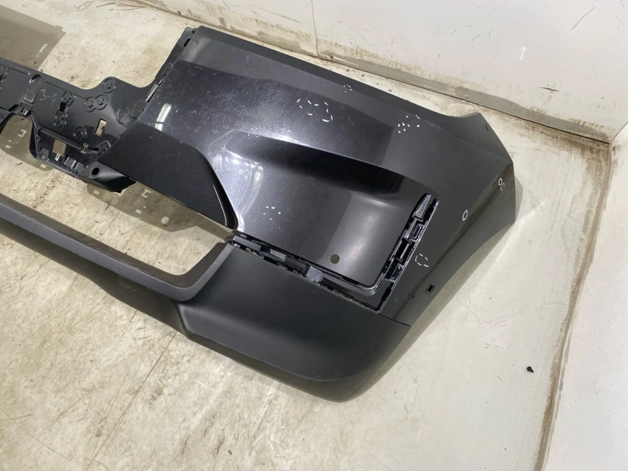 BMW IX 2022- Front bumper view 3