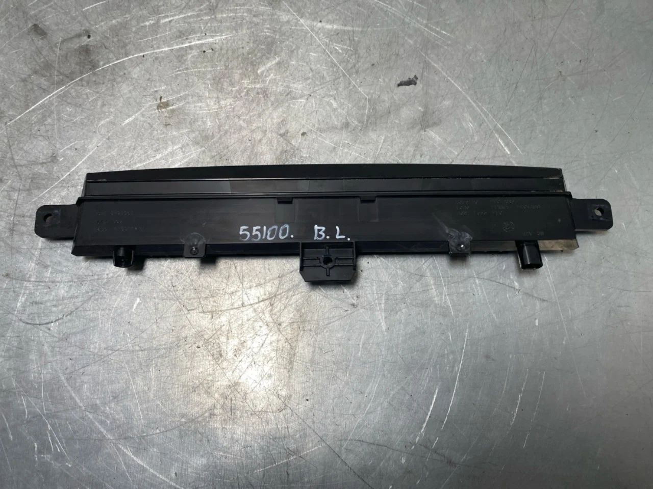 BMW X1/IX1 U11 2023- Rear window brake light view 3