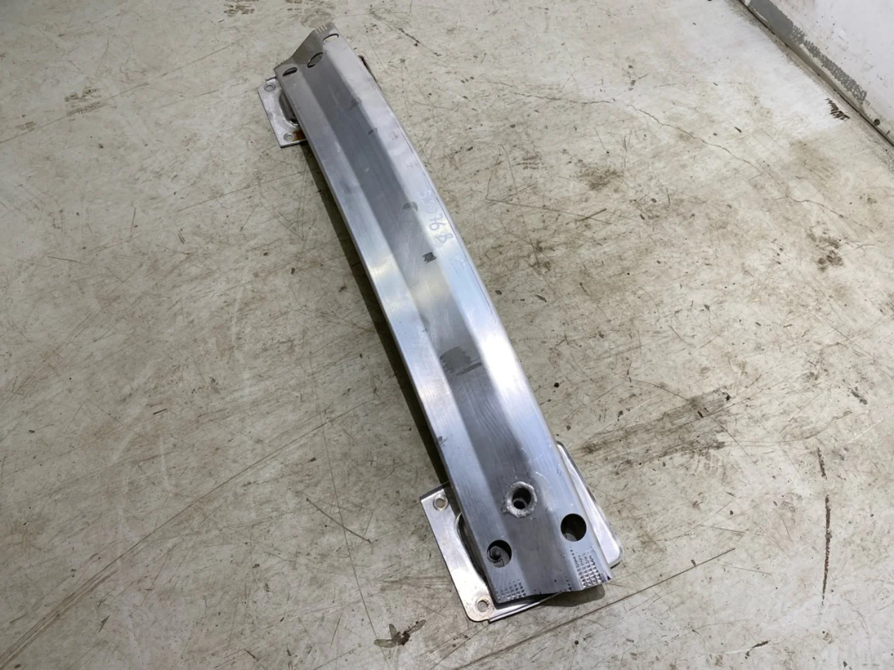 Tesla MODEL 3 2024- Bumper reinforcement beam, rear view 3