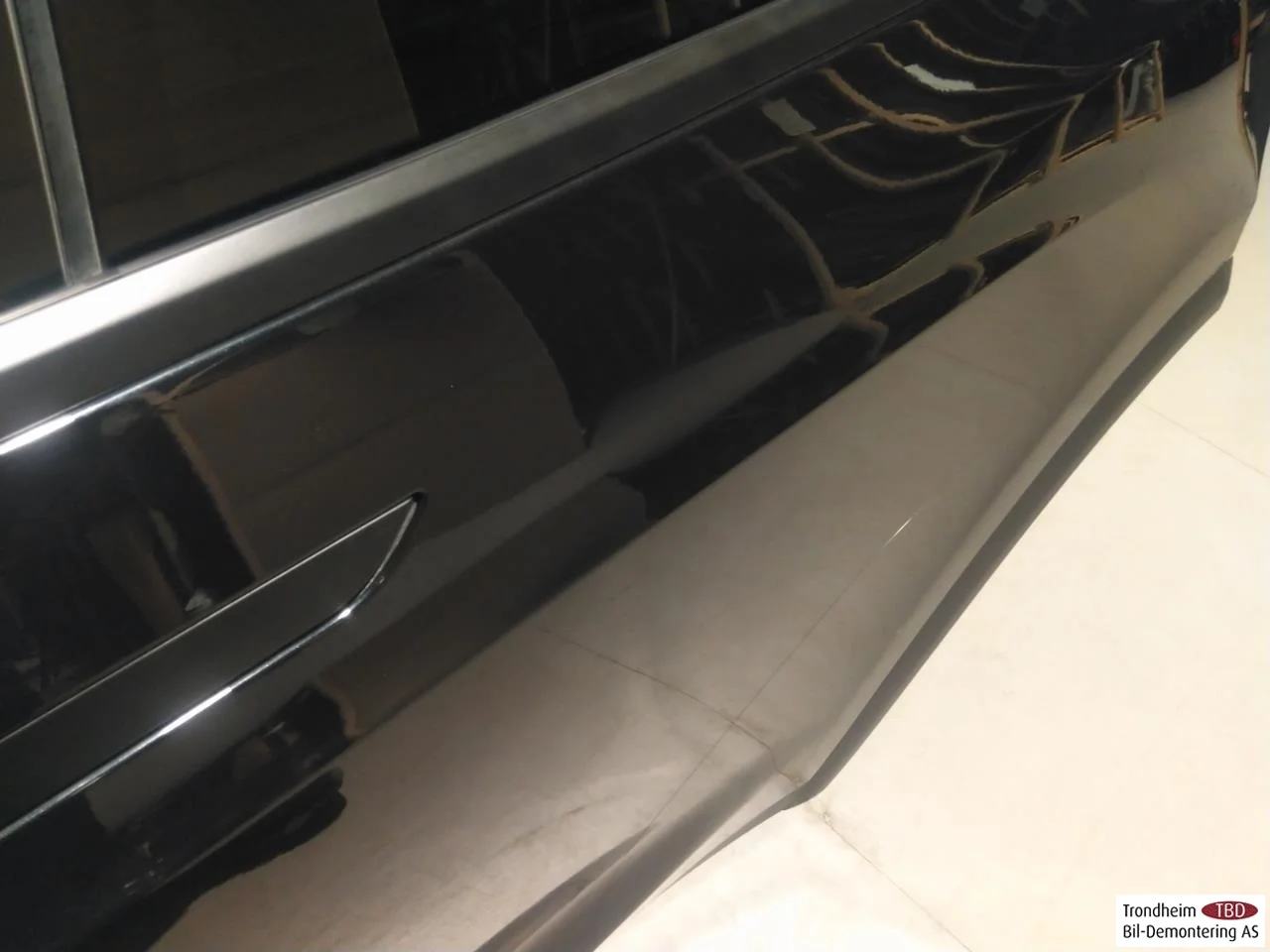 Tesla MODEL X 2016- Ajtó, 4 ajtós, hátsó, bal nézet 3