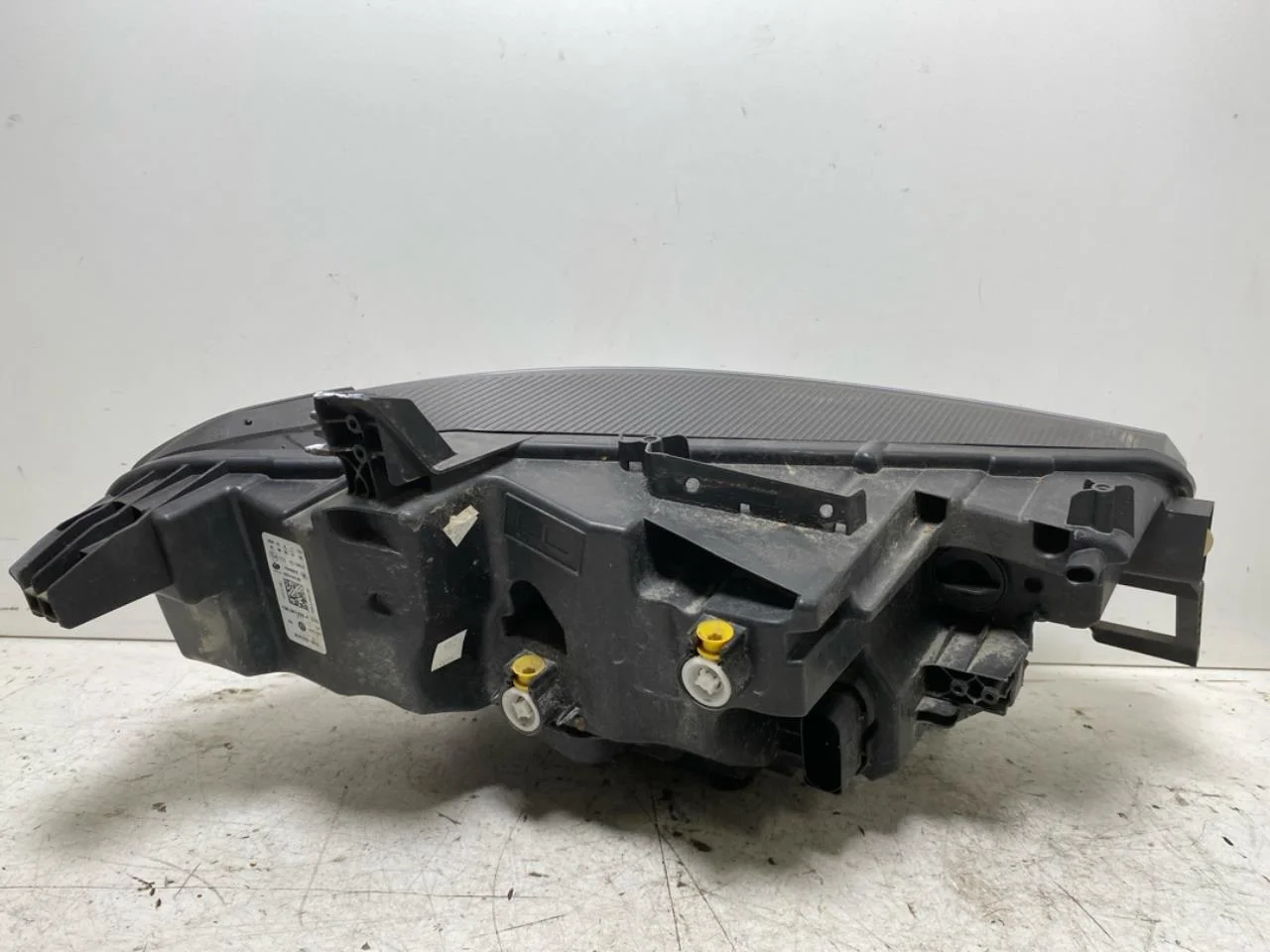 Volkswagen ID.3 2021- Left headlight view 2